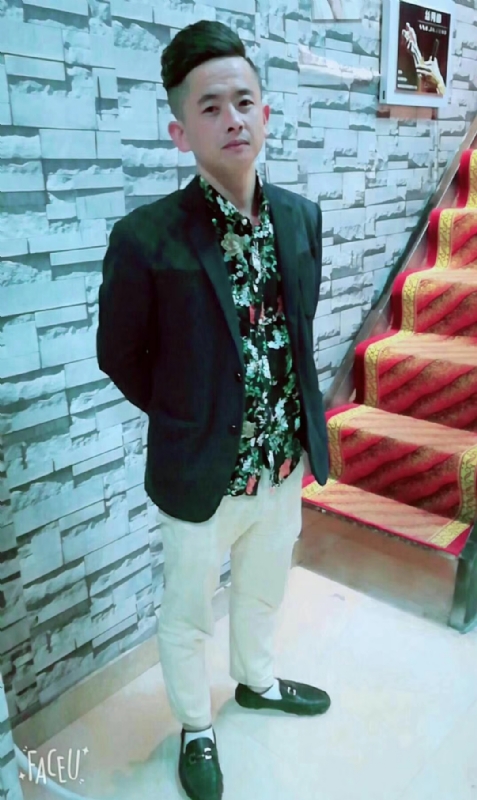 男人三十而立的第一张照片--认干亲服务网