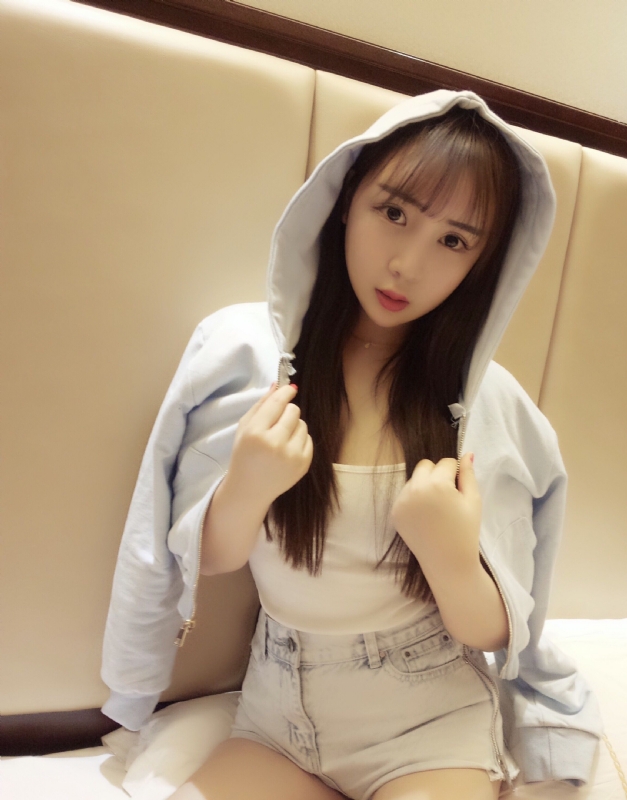 琪琪的第一张照片--认干亲服务网