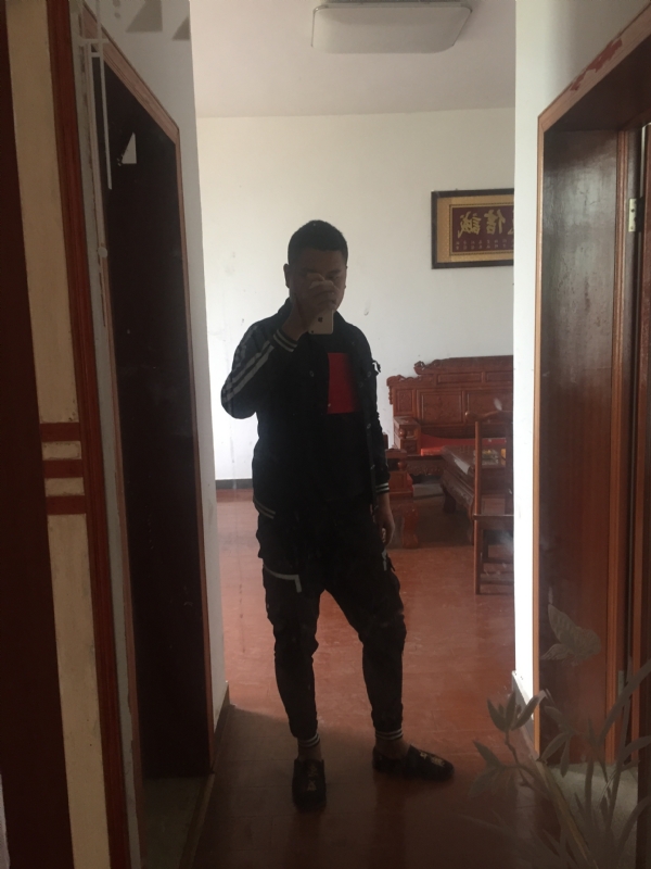 MC无所畏惧的第一张照片--认干亲服务网