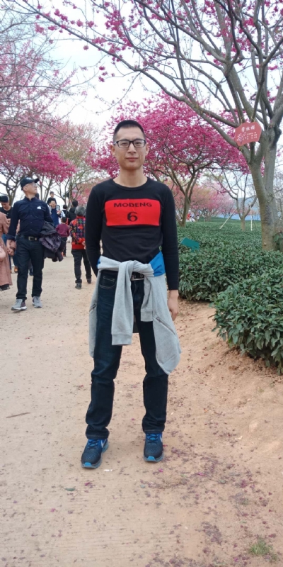 小梁的第二张照片--认干亲服务网