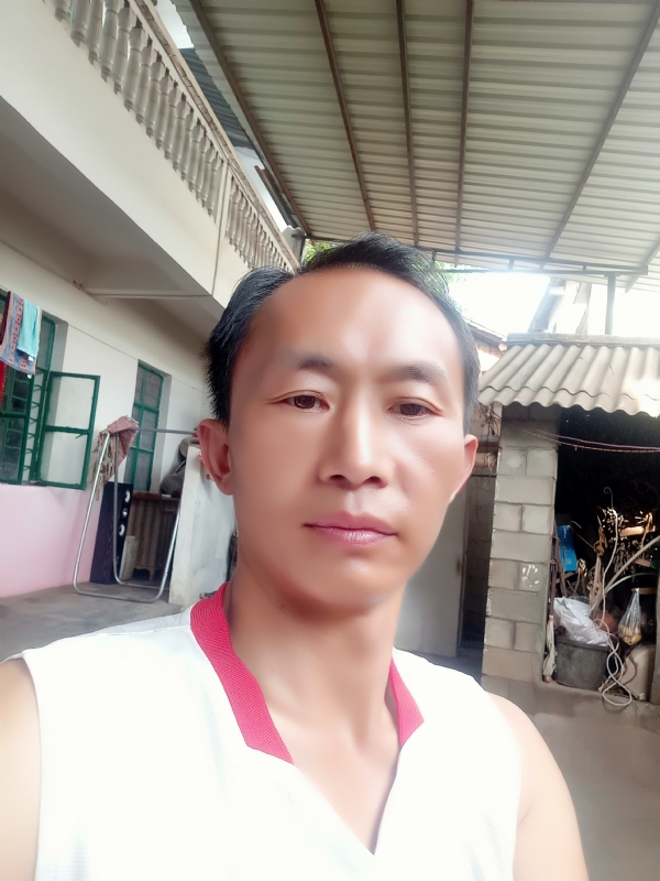 白鸽的第一张照片--认干亲服务网