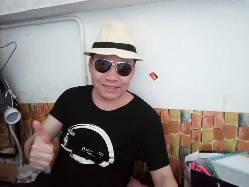 艰难爱情的第一张照片--认干亲服务网