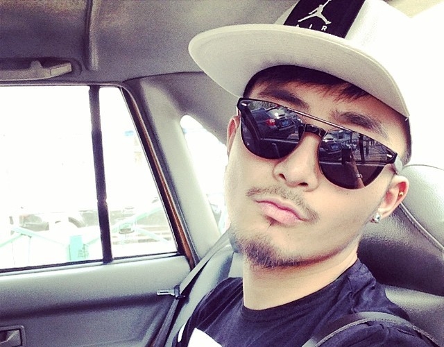 Mr尹的第一张照片--认干亲服务网