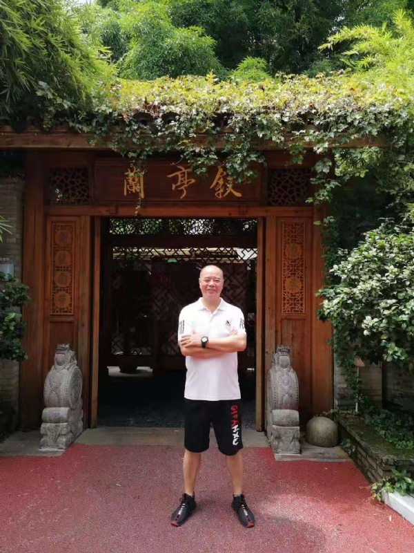 李国伟的第四张照片--认干亲服务网