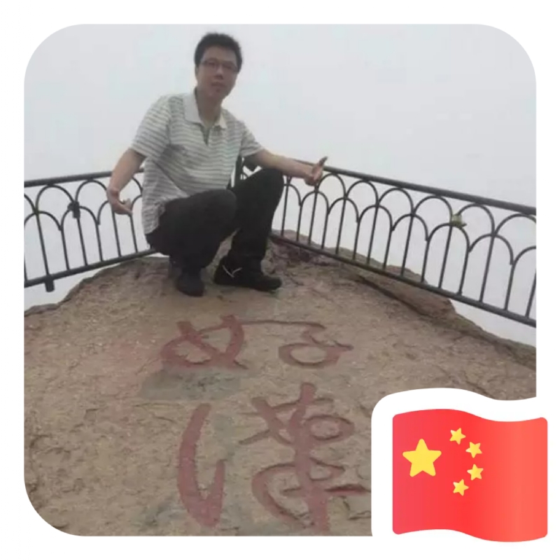 一只小虎牙的第一张照片--认干亲服务网