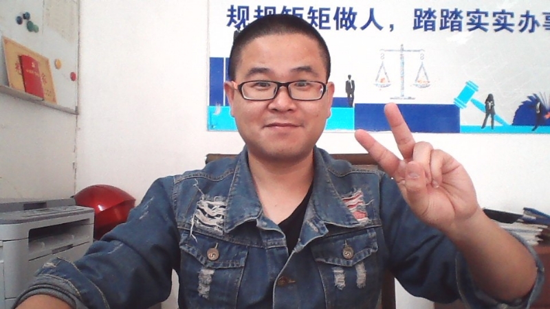 顾律师的第二张照片--认干亲服务网