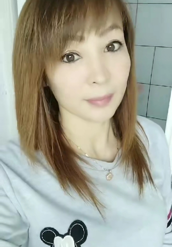 魅力白玲的第一张照片--认干亲服务网