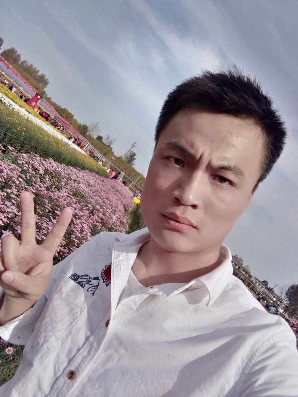 心碎无痕的第二张照片--认干亲服务网