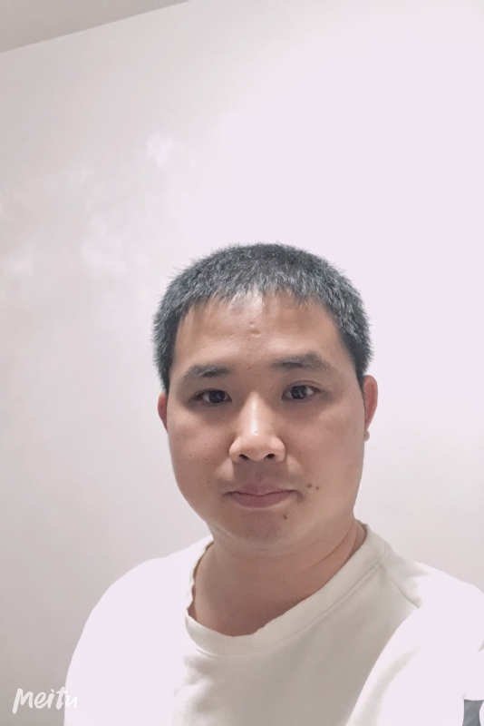 小梁的第一张照片--认干亲服务网