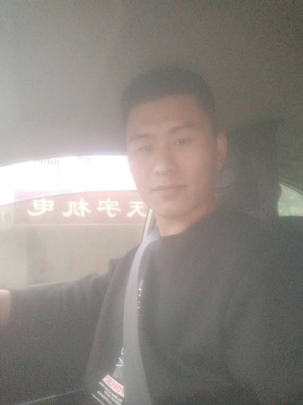 老鼠爱上猫的第一张照片--认干亲服务网