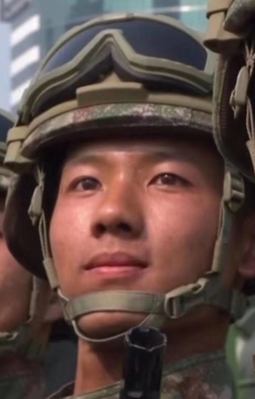 凤翼天翔的第一张照片--认干亲服务网