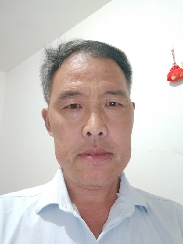 邹学辉的第二张照片--认干亲服务网