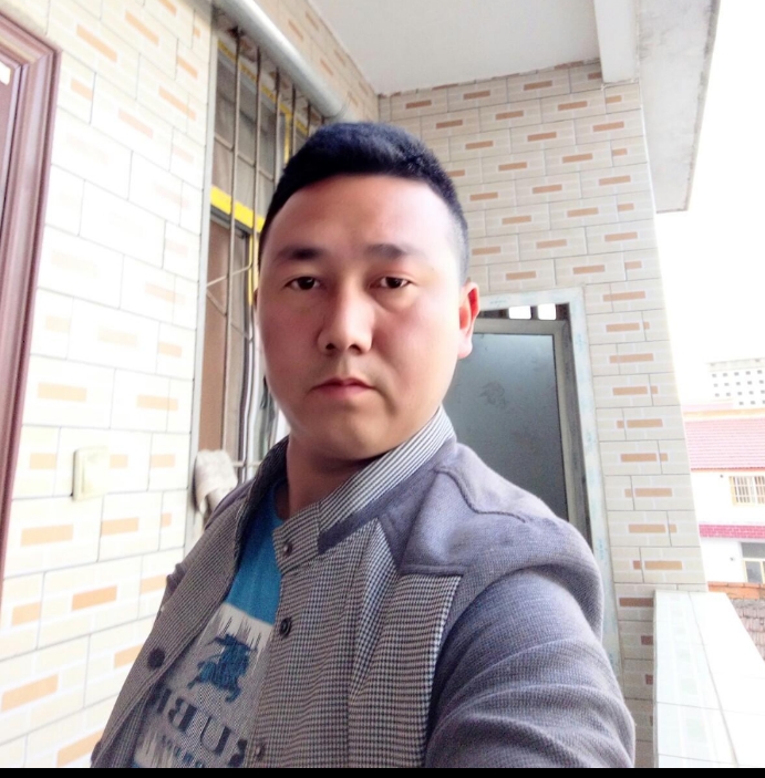 帅帅的大叔的第一张照片--认干亲服务网