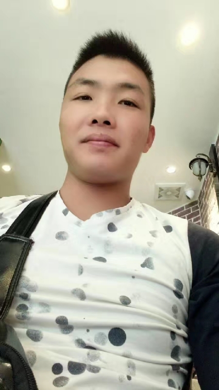 吃生蚝的小乖乖的第一张照片--认干亲服务网