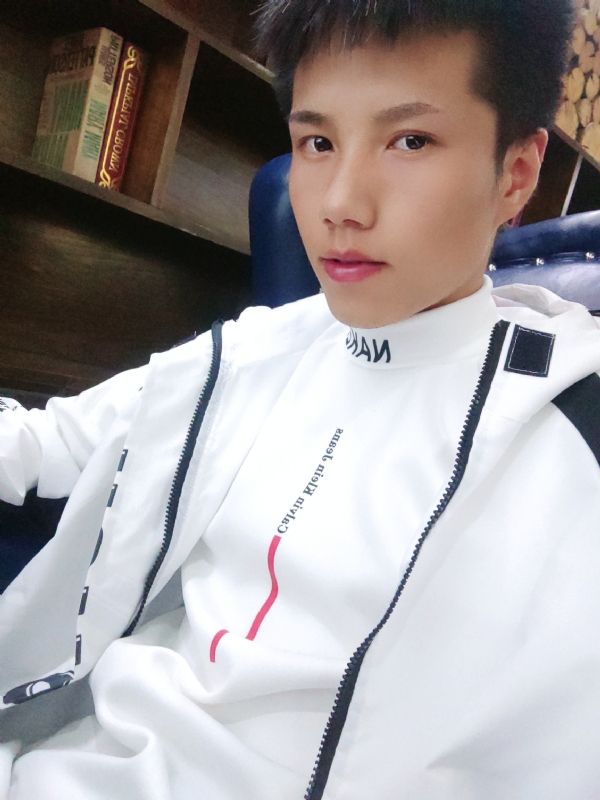 梁辞的第二张照片--认干亲服务网