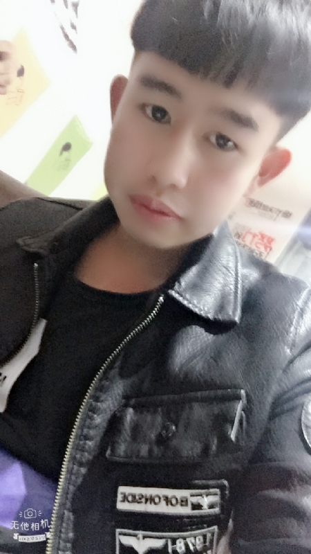 军绿色的第一张照片--认干亲服务网