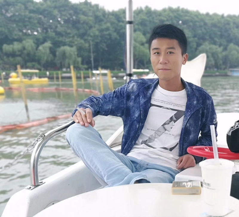 小熊微品的第一张照片--认干亲服务网