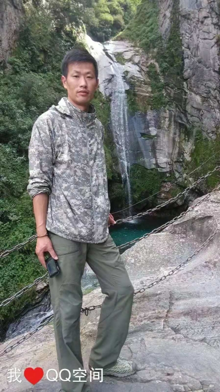 陌颜的第一张照片--认干亲服务网