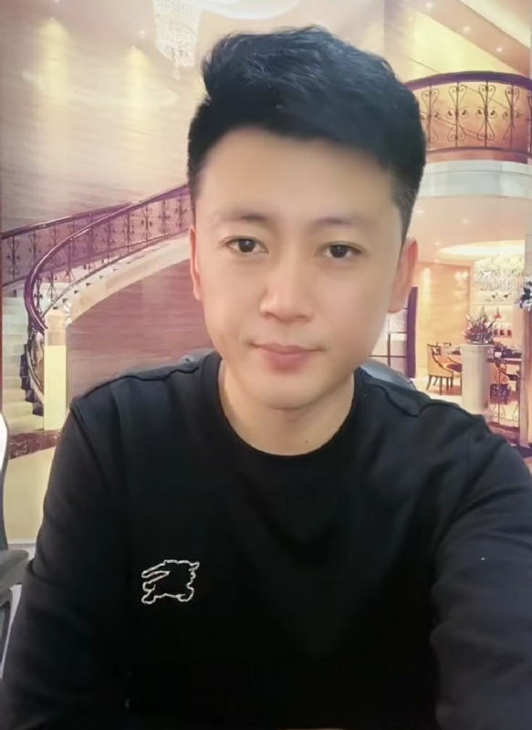 屋顶拾荒人的第三张照片--认干亲服务网