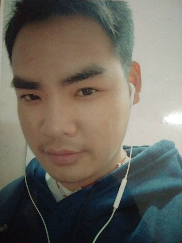 渴望爱的第一张照片--认干亲服务网