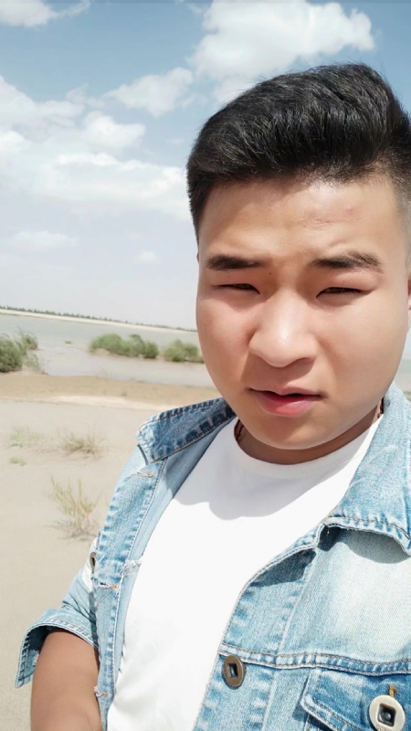 王强的第一张照片--认干亲服务网