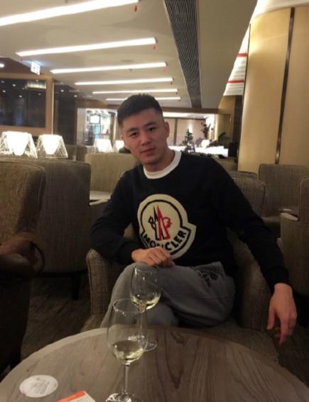 吴辉的第一张照片--认干亲服务网