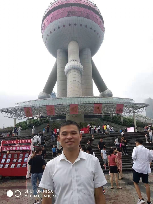 小猫吃老鼠的第一张照片--认干亲服务网