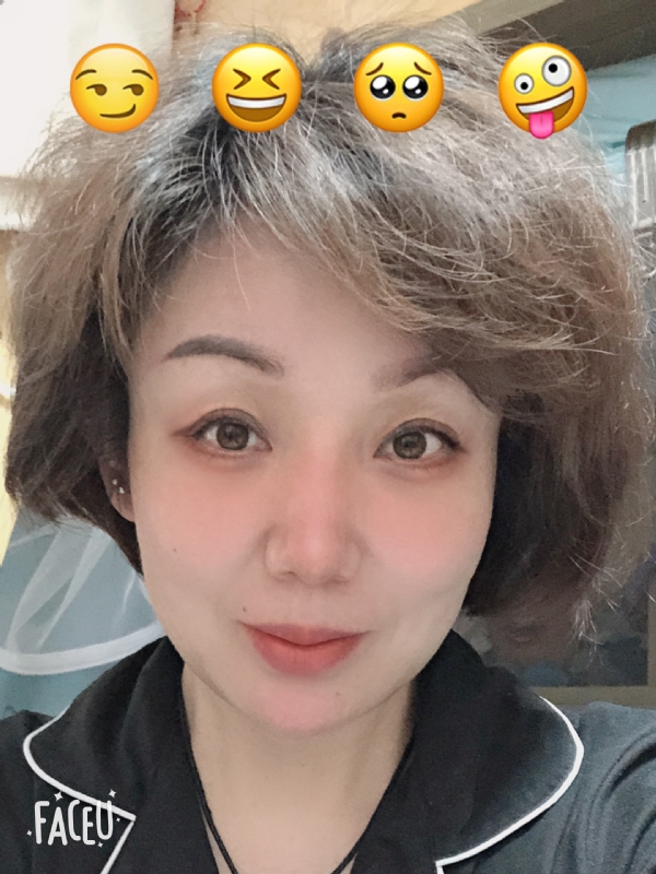 飘拂的第一张照片--认干亲服务网