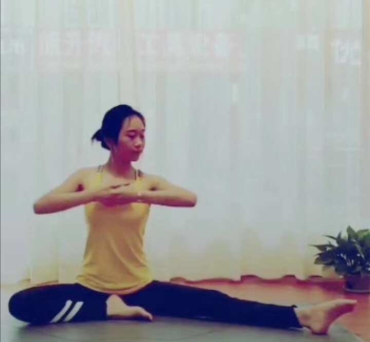 静静子的第一张照片--认干亲服务网