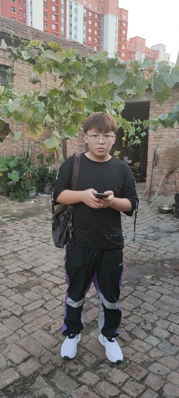 辛禹的第二张照片--认干亲服务网