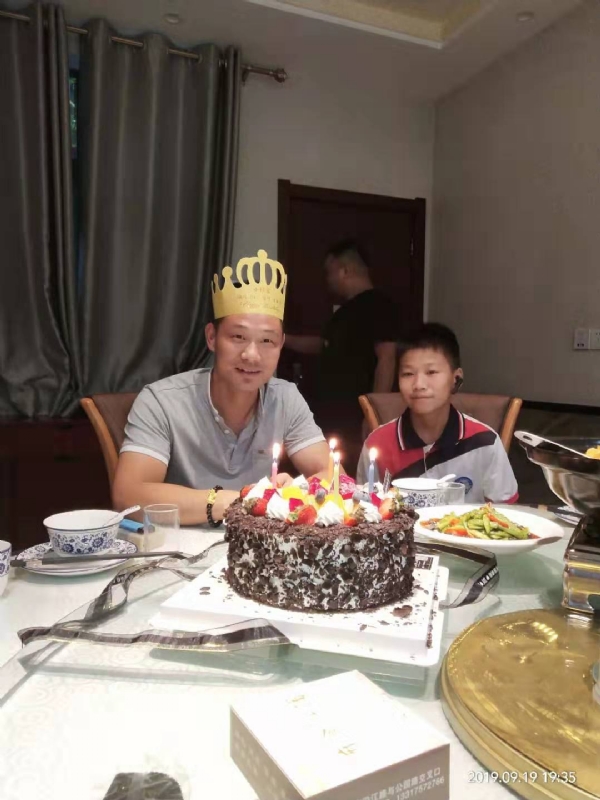 孤独的狼的第一张照片--认干亲服务网