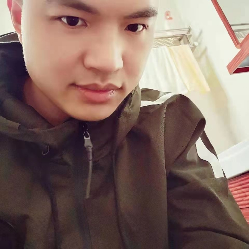 高大上的宅男的第一张照片--认干亲服务网