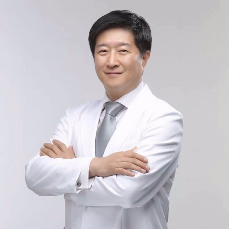 王伟的第二张照片--认干亲服务网