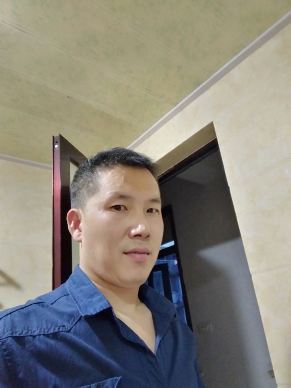 余生搀扶走的第一张照片--认干亲服务网