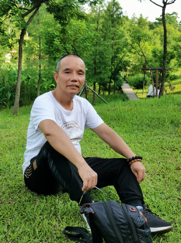 稳重大方的第二张照片--认干亲服务网