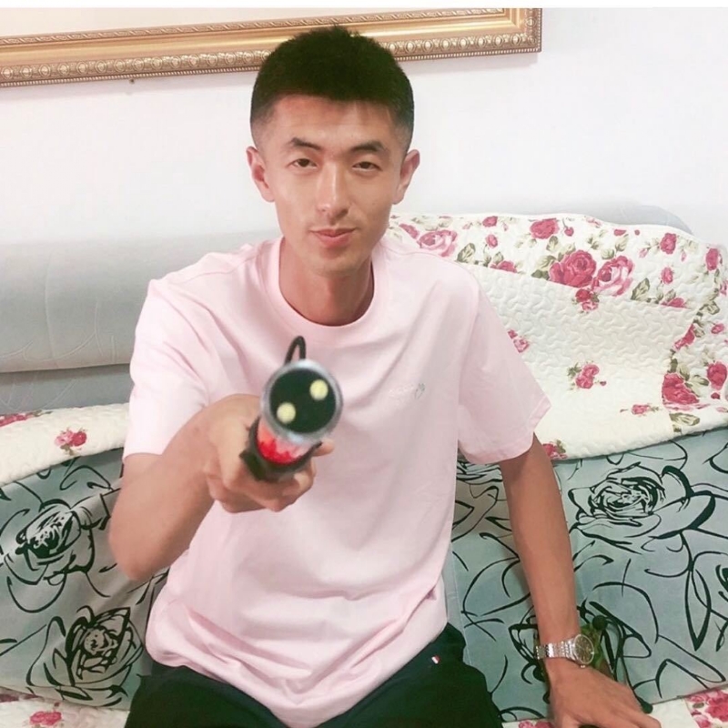 转身留下孤独的她的第一张照片--认干亲服务网