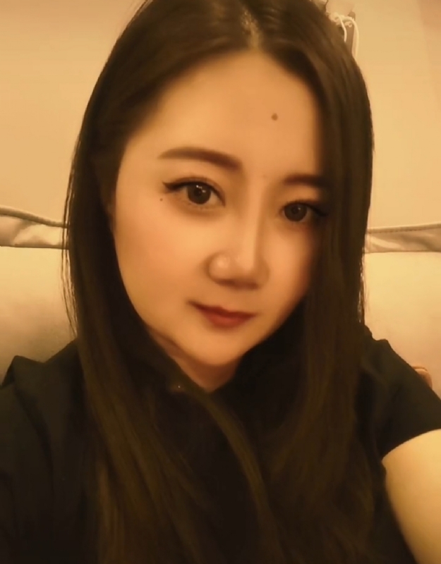 雯雯的第三张照片--认干亲服务网