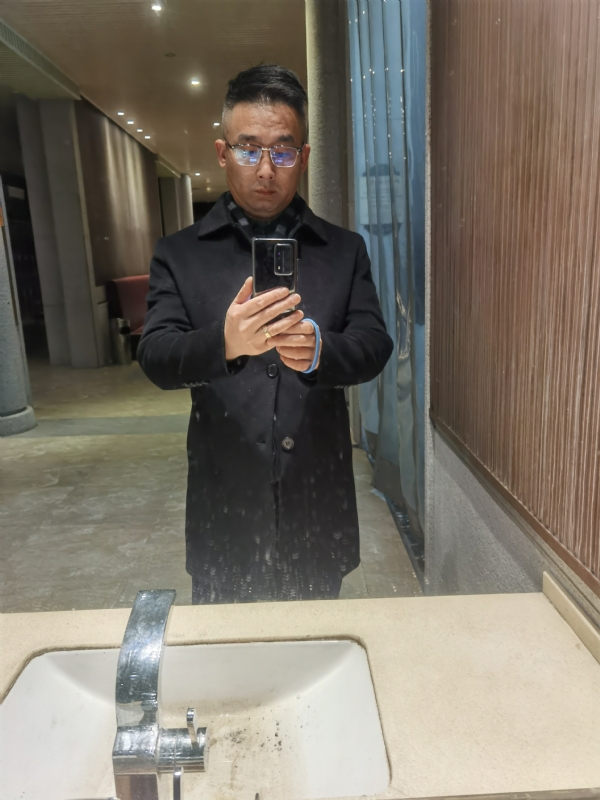 孤独尘埃的第一张照片--认干亲服务网