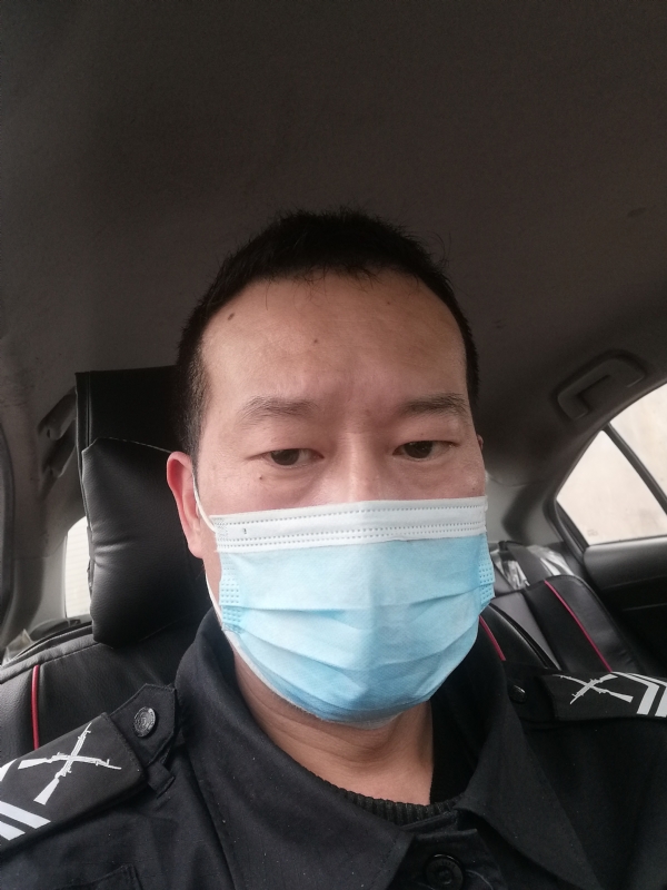 不会躲的刺猬的第一张照片--认干亲服务网