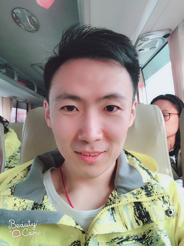 郭白白的第二张照片--认干亲服务网