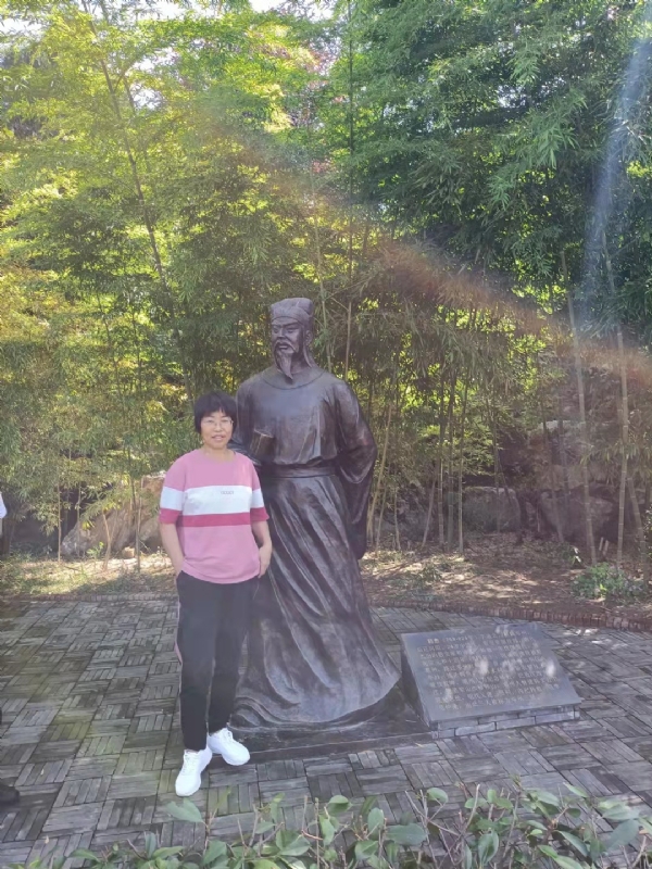 秋天的菊花的第一张照片--认干亲服务网