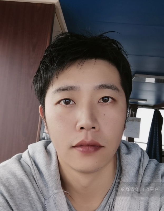 不太帅的男人的第一张照片--认干亲服务网