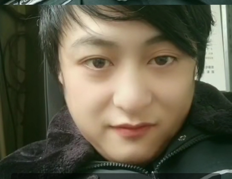 小玮的第一张照片--认干亲服务网