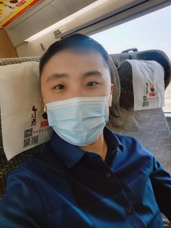 孤独的小屁猪的第二张照片--认干亲服务网