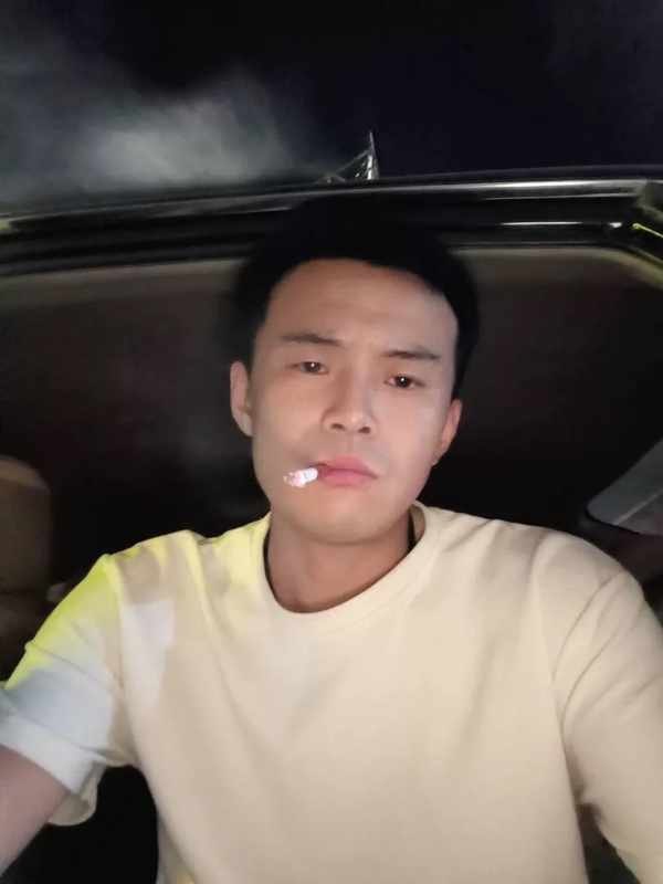 爱睡觉的土拨鼠的第一张照片--认干亲服务网