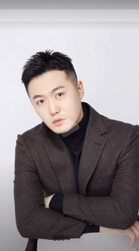 杨天枭的第三张照片--认干亲服务网