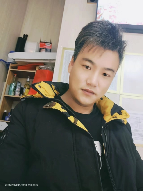 孤酒枕愁眼眠的第二张照片--认干亲服务网