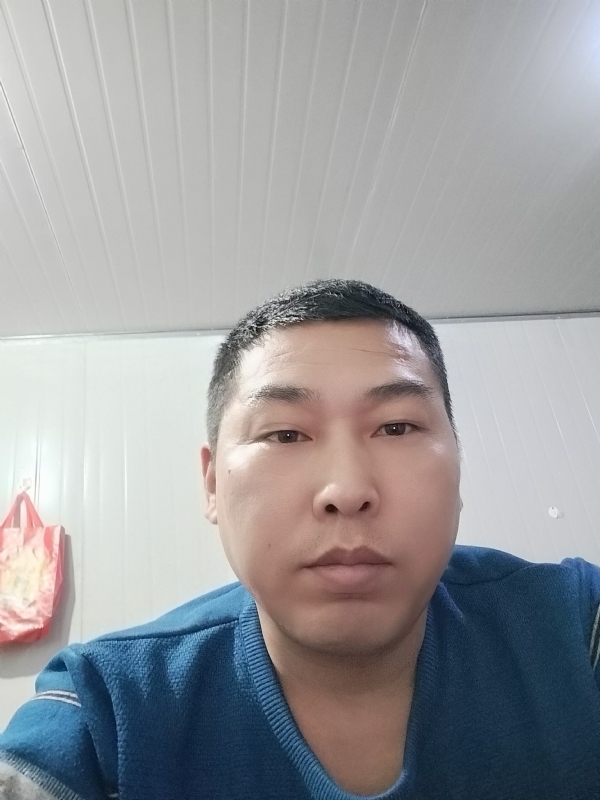 开着拖拉机去兜风的第一张照片--认干亲服务网