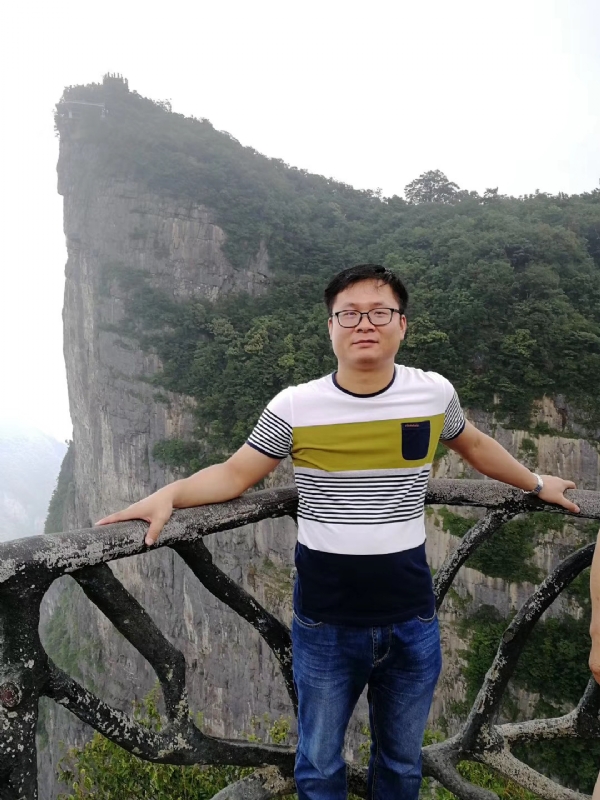 江汉的第一张照片--认干亲服务网