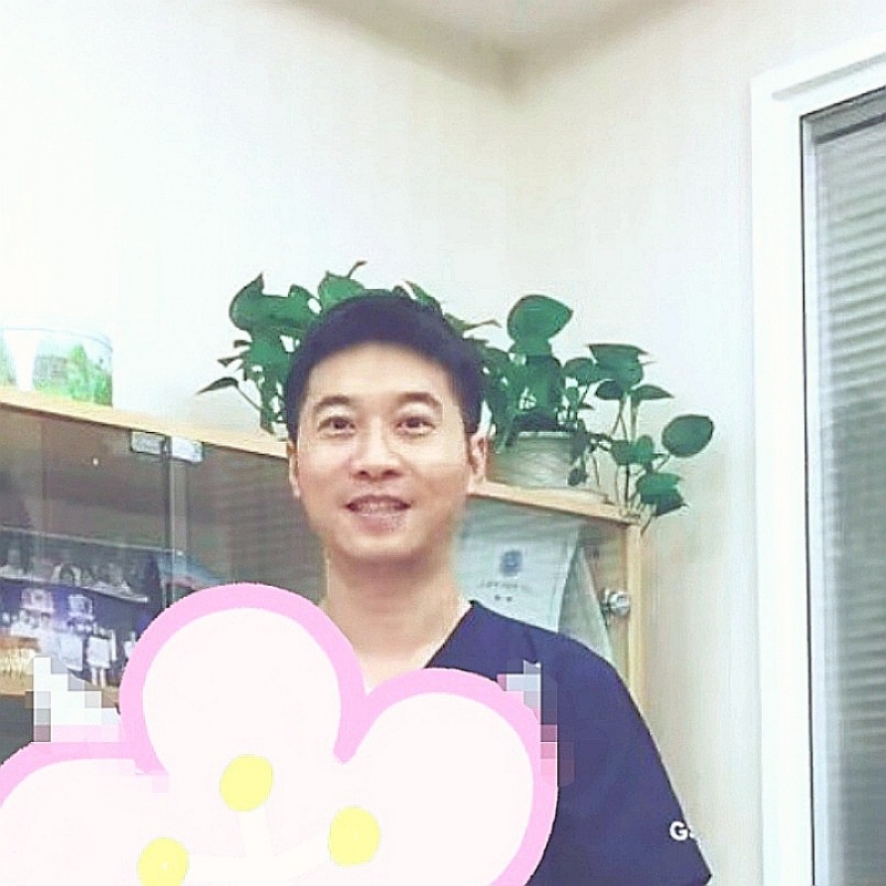 大手牵小手的第二张照片--认干亲服务网